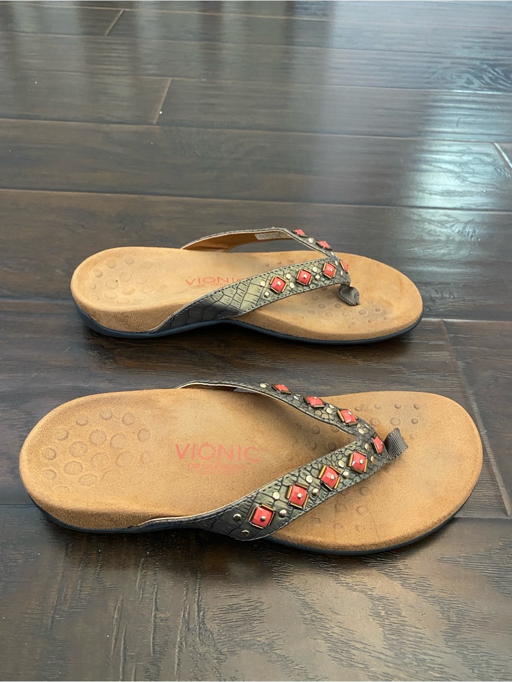 Vionic strap flat sandals women’s size 7